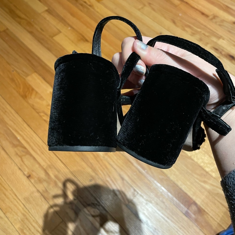 👹LOEFFLER RANDALL Elena Crystal Embellished Velvet Sandals T-strap Formal 8🔼 - Picture 3 of 8